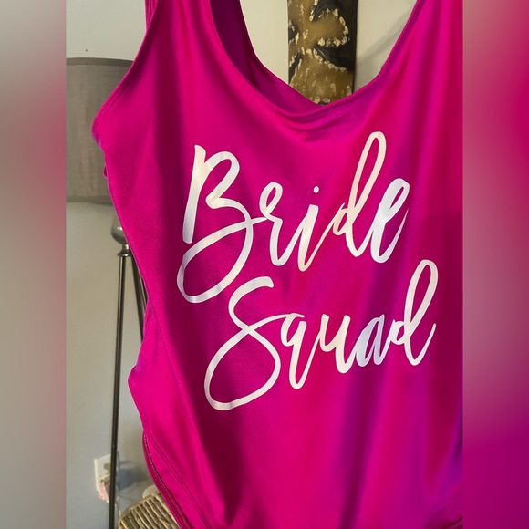 6 pack of BRIDE SQUAD swimsuits - hot pink - brand new - Picture 3 of 6